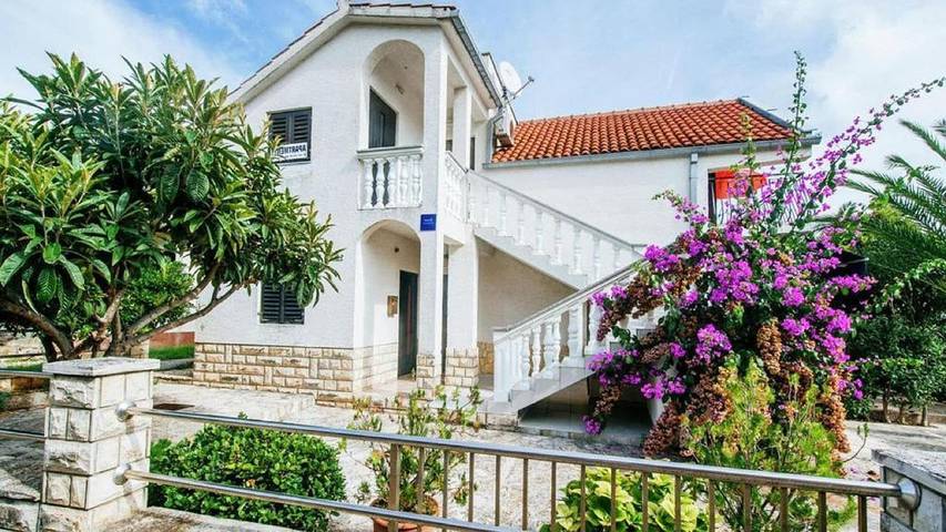 Ferienwohnung für 6 Personen, mit Balkon in Petrcane