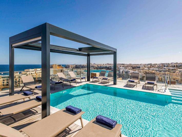 Hôtel pour 5 personnes, avec terrasse et piscine à San Giljan