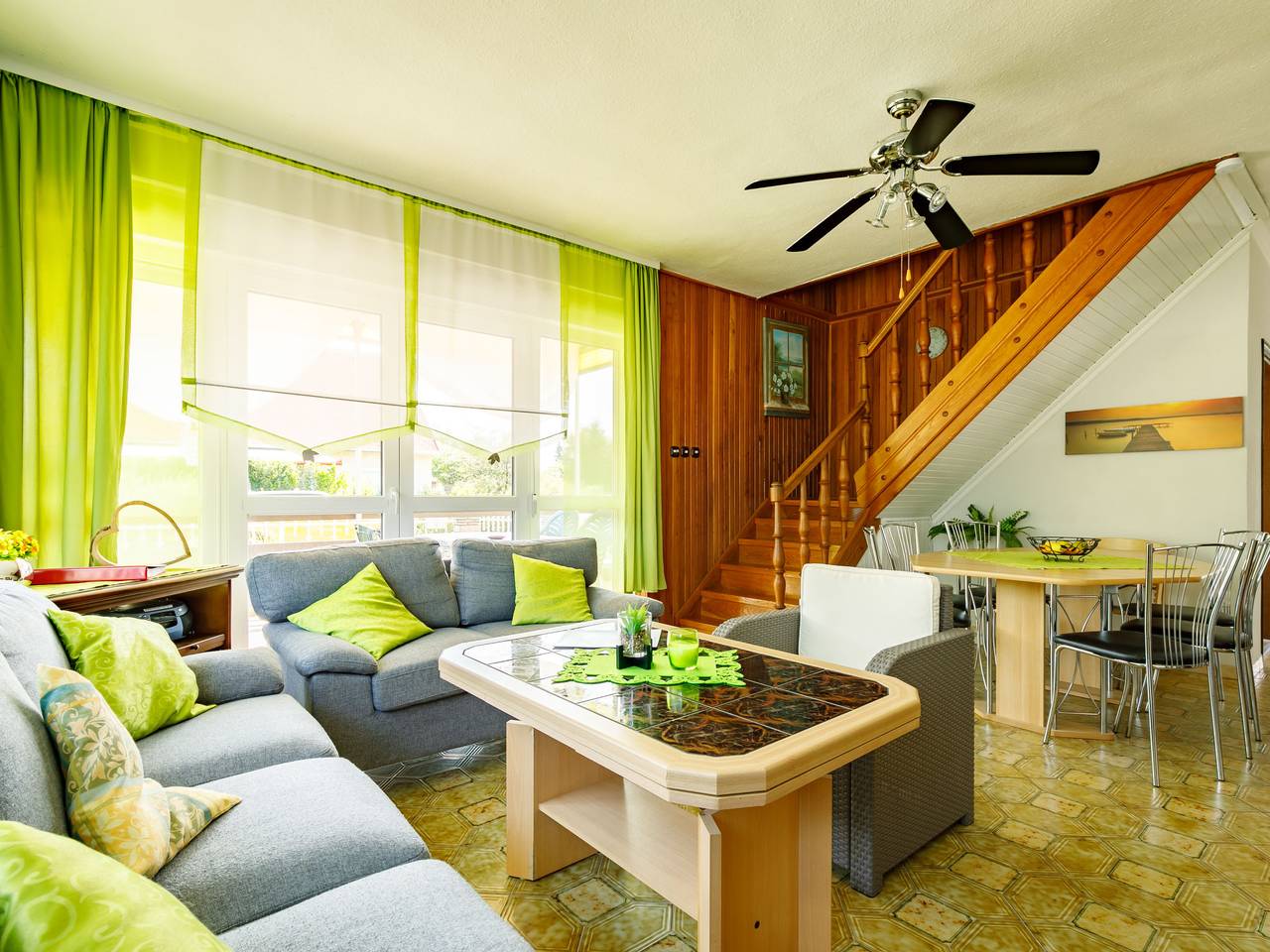 Sunny Day in Balatonmariafürdö, Plattensee Südufer