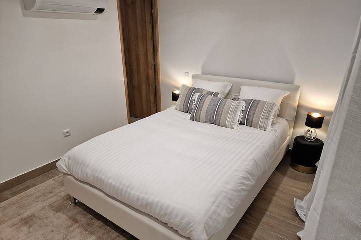 Gîte pour 6 personnes, avec Terrasse et Piscine dans Plage des Engraviers - 2
