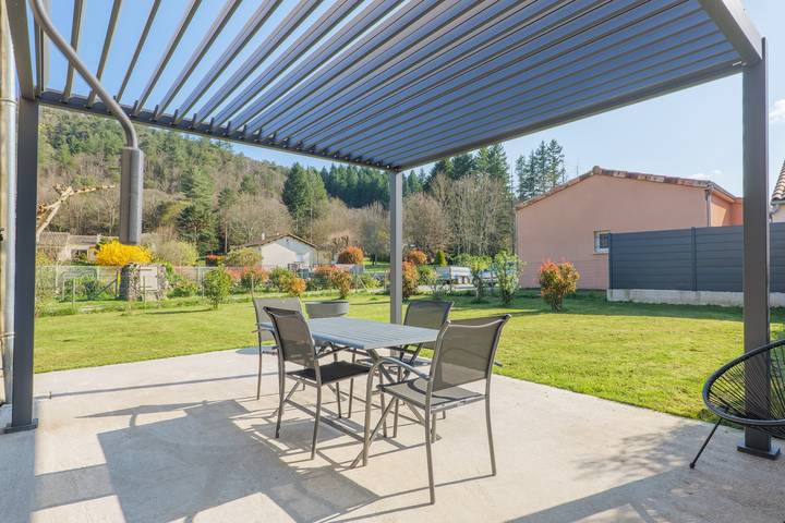 Gîte La Grange De Kylou – Charming Holiday Home in Ardèche, Mountain Views in Fabras, Parc naturel régional des Monts d'Ardèche