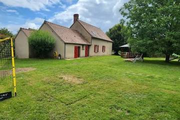 Gîte pour 10 personnes, avec jardin dans Coulonges (Vienne)
