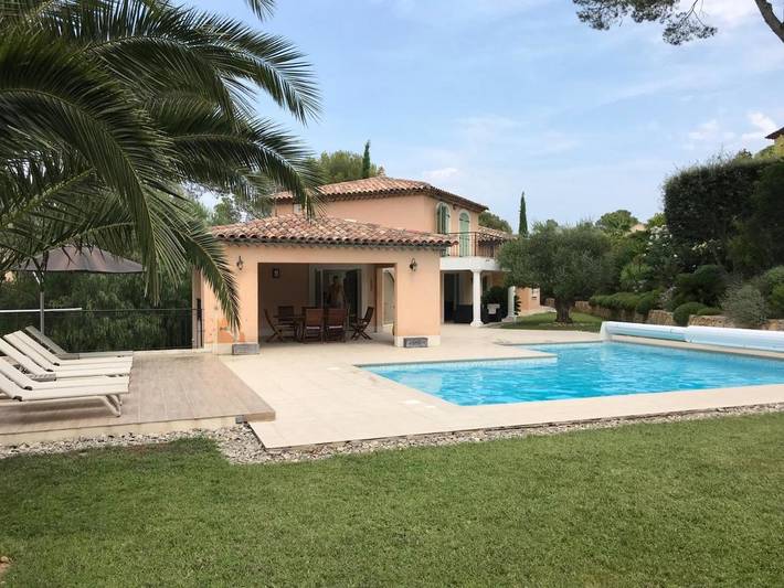 Villa pour 10 personnes, avec vue ainsi que jardin et piscine dans Boulouris