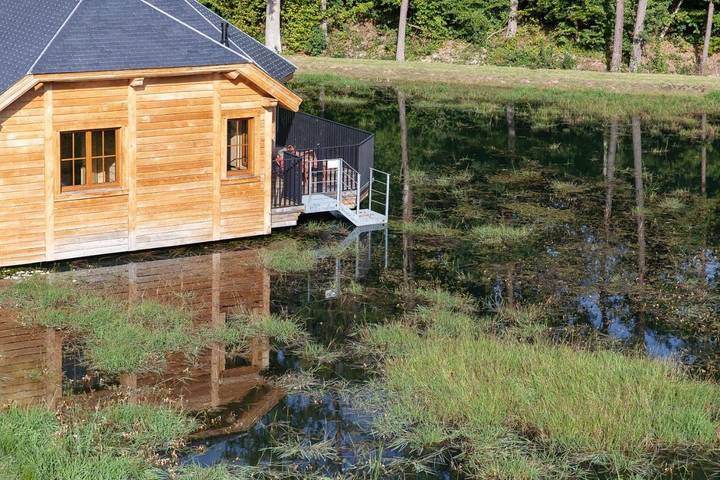 Gîte pour 6 personnes, avec Terrasse et Vue sur le lac à Gedinne