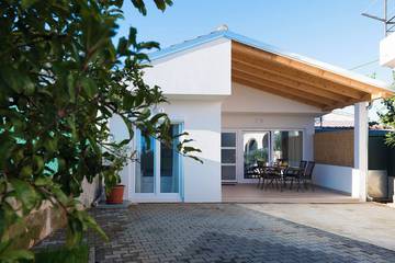 Ferienhaus für 4 Personen, mit Terrasse und Garten in Dalmatien