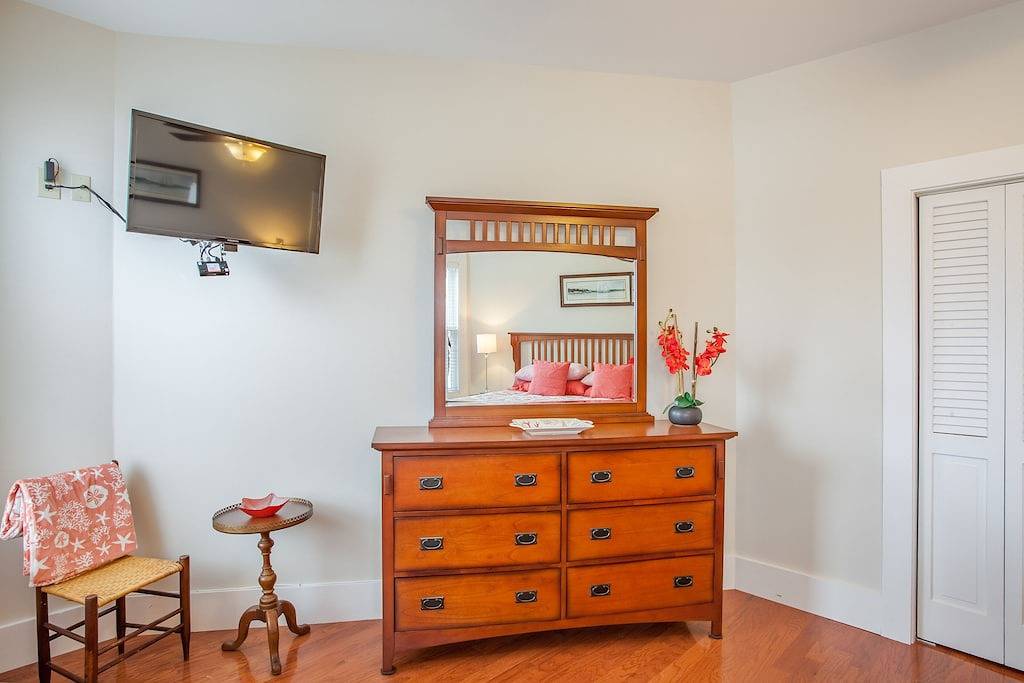 Ganze Wohnung, Boothbay Harbor penthouse in the heart of downtown with harbor views in Boothbay Harbor, Lincoln County (Maine)