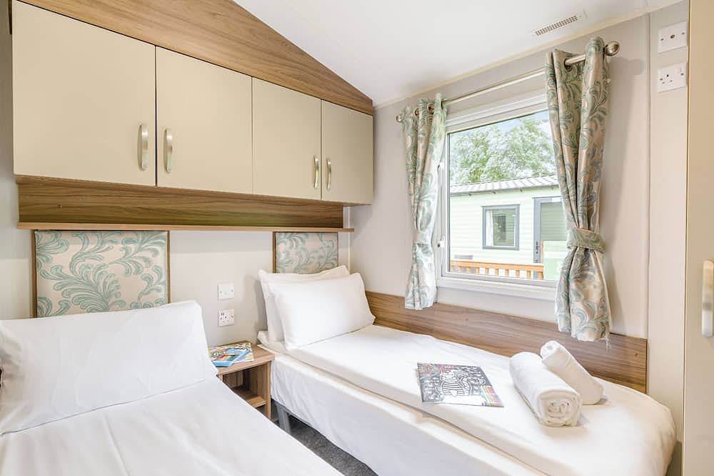 Gold Premium Caravan with parking in Cornwall