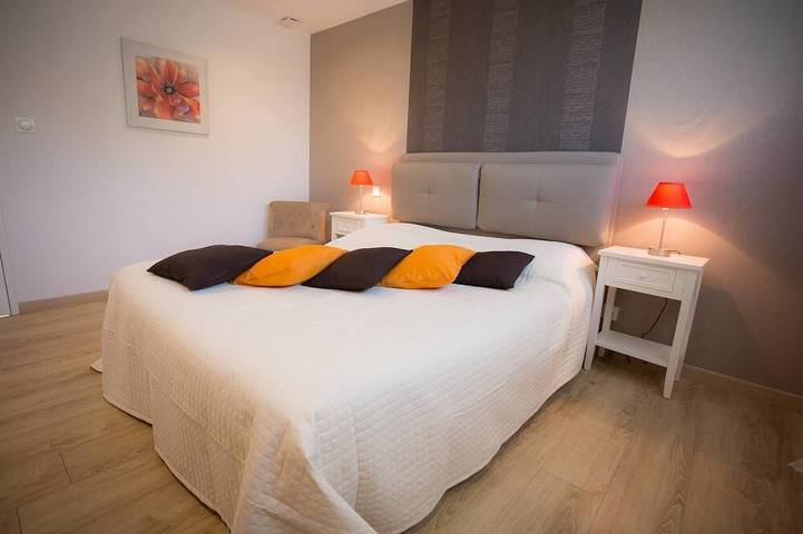 Komfortables Gästezimmer \"les Bruyères\" in der aufgehenden Sonne in Bruc-sur-Aff, Redon und Umgebung