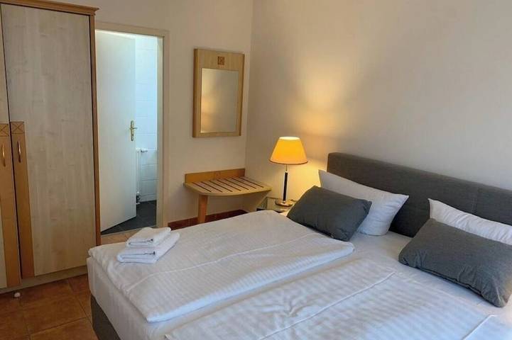 Ferienwohnung für 6 Personen, mit Pool und Whirlpool sowie Garten und Sauna in Sagard - 2