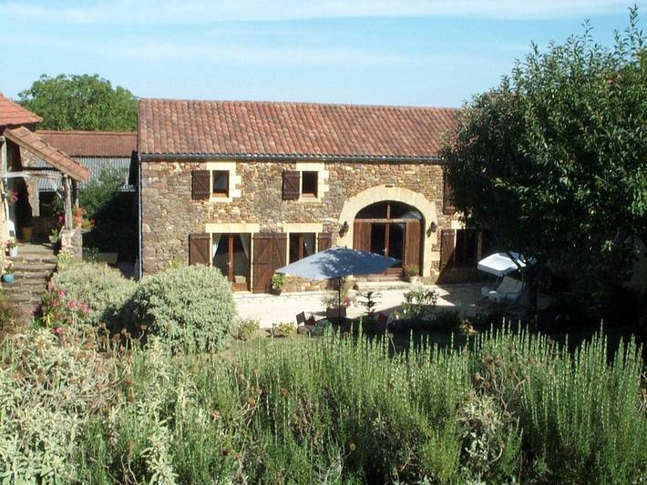 Location de vacances pour 8 personnes, avec piscine ainsi que vue et jardin à Saint-Laurent-la-Vallée