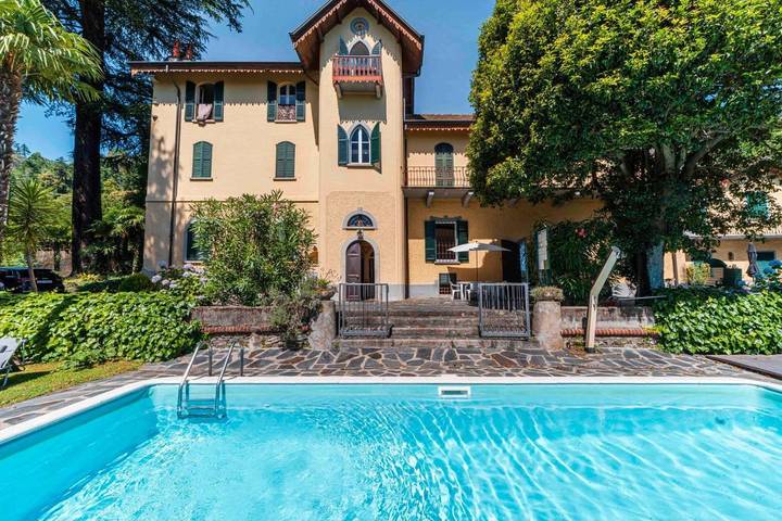 Appartamento vacanze per 4 persone, con giardino e piscina nonché vista lago e panorama - 1