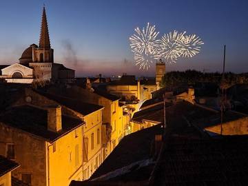 Gîte pour 6 personnes, avec vue et terrasse, animaux acceptés dans Office De Tourisme Alpilles En Provence