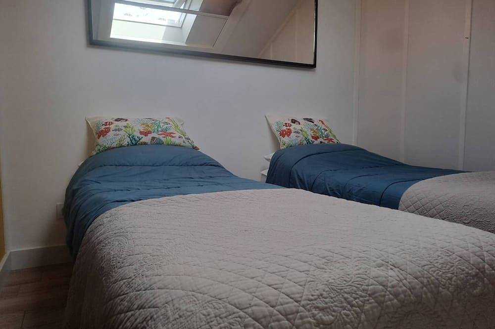 Chalet confortable avec terrasse et piscine in Lanton, Region de Arcachon