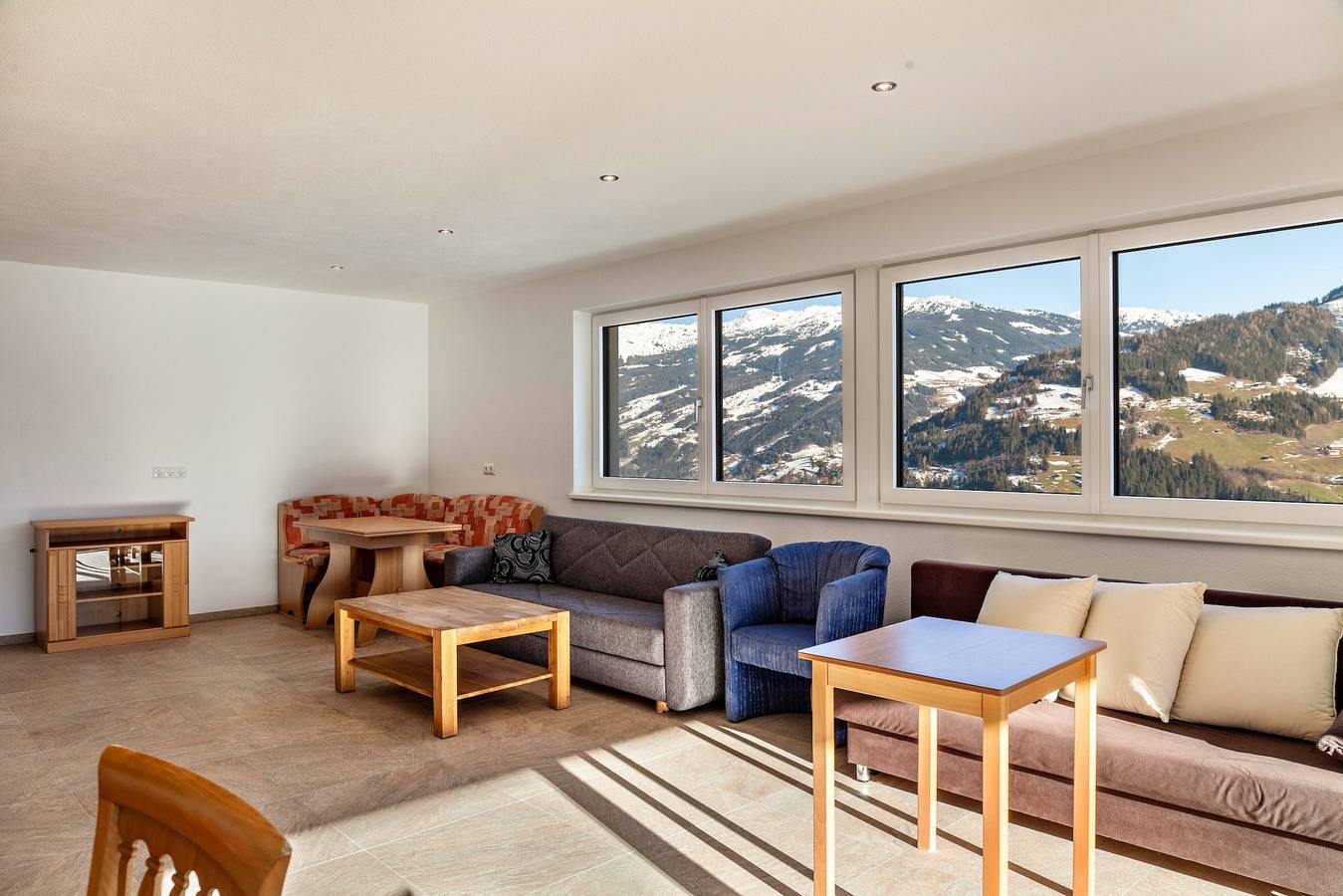 Cały apartament, Holiday Apartment 'Fewo Innerspielleiten 24 Guests' with Mountain View, Terrace & Wi-Fi in Tux Alps, Hippach
