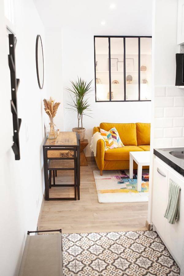 Appartement entier, One-Bedroom Apartment in Les Lilas, Seine-Saint-Denis