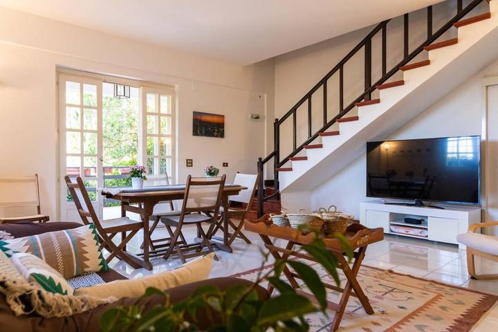 Villa per 4 persone, con Balcone e Terrazza nonché Giardino e Panorama a Addaura