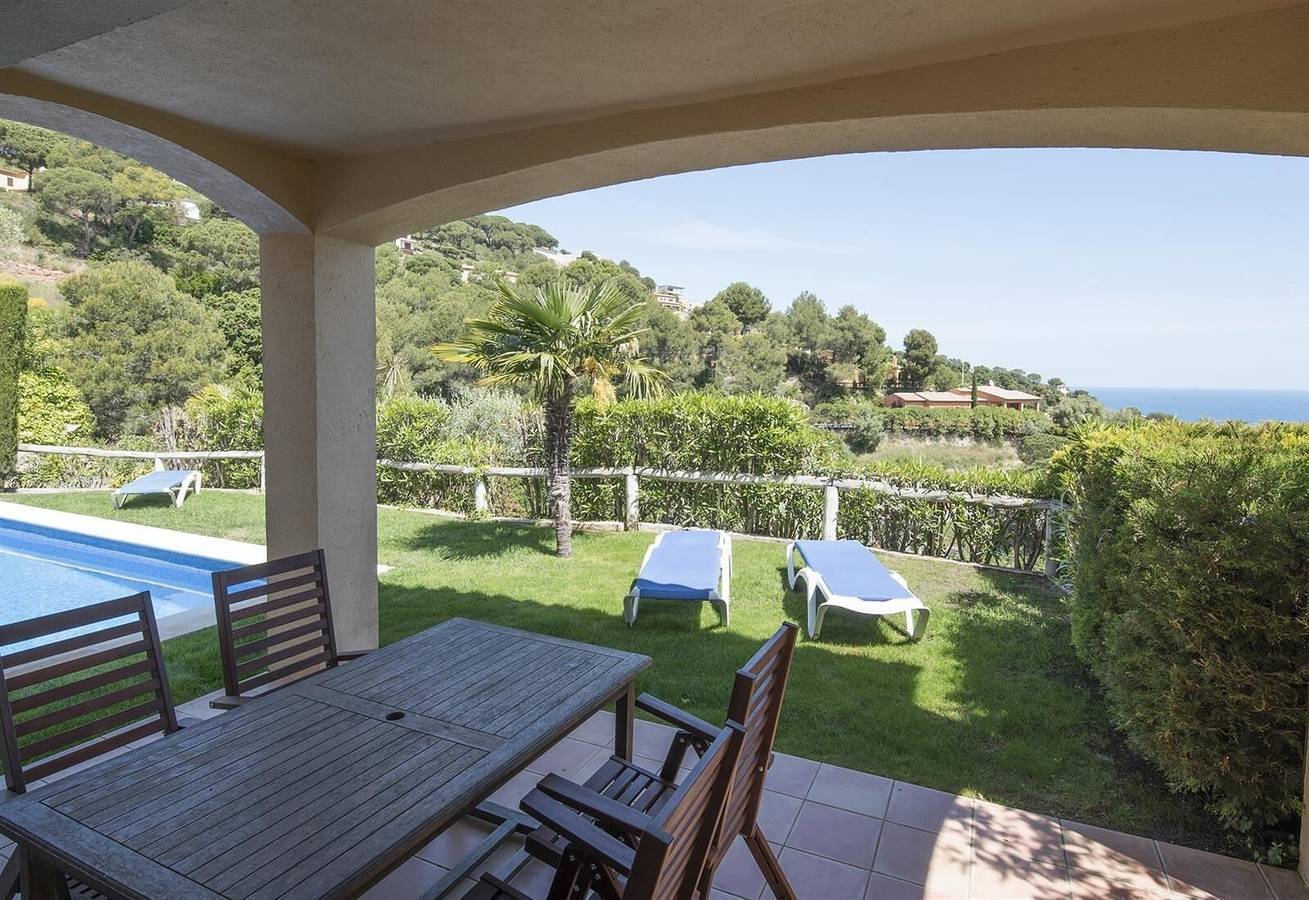 Villa "Flor Begur" avec vue sur la mer, piscine privée et Wi-Fi in Begur, Costa Brava