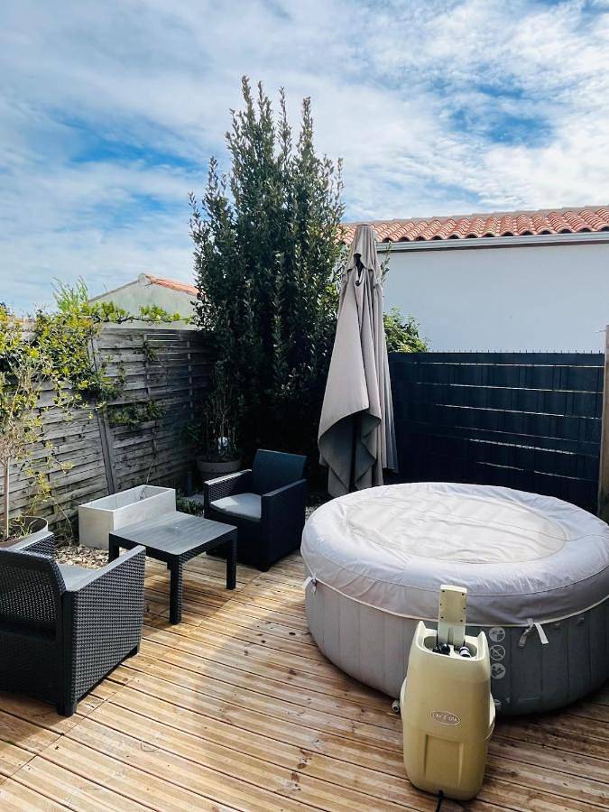 Gîte pour 2 personnes, avec jacuzzi ainsi que terrasse et jardin, animaux acceptés à Échillais - 3