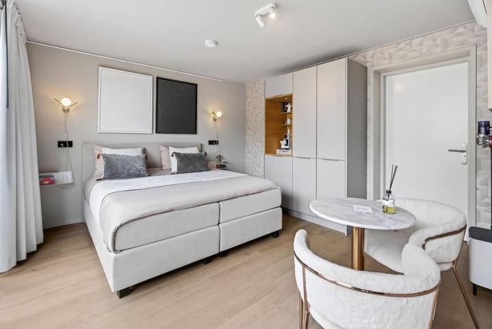 Ferienwohnung für 2 Personen, mit Terrasse und Garten sowie Pool und Ausblick in De Waal