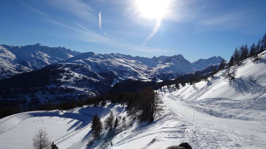 Parc de vacances pour 2 personnes, avec jacuzzi et terrasse ainsi que piscine et sauna à Montricher-Albanne - 4