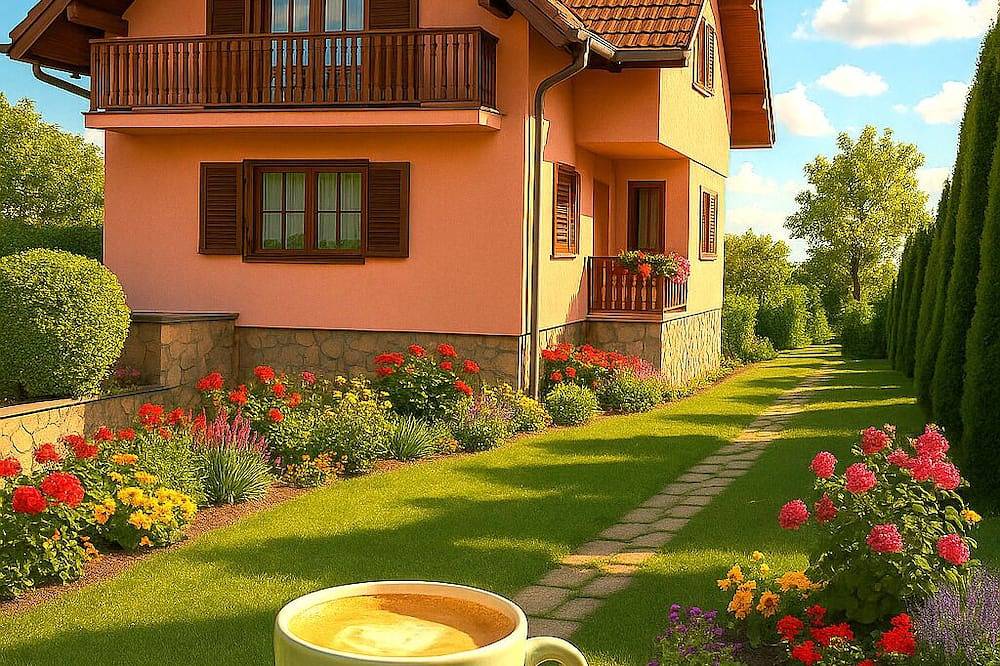 Charming building in beautiful Balatongyörök with Wifi, Ac in Balatongyörök, Balaton Hochland Nationalpark