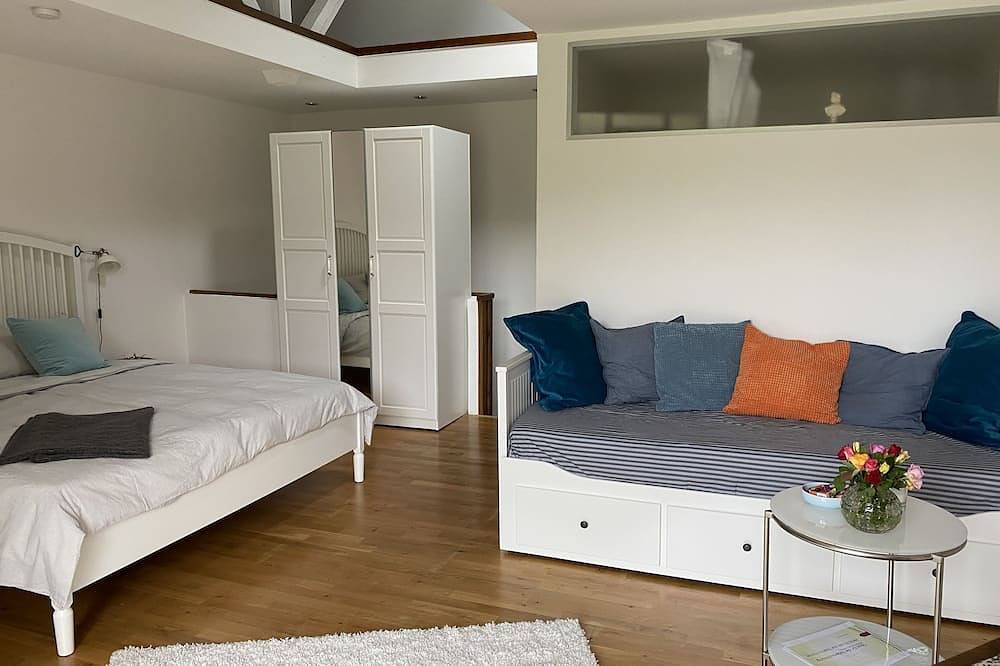 Ganze Wohnung, Urlaub in Strandnähe auf umgebauten Resthof in Schwedeneck, Rendsburg-Eckernförde