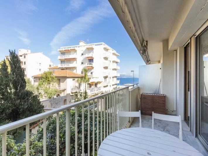 Appartement de vacances pour 3 personnes, avec terrasse et piscine, adapté aux familles