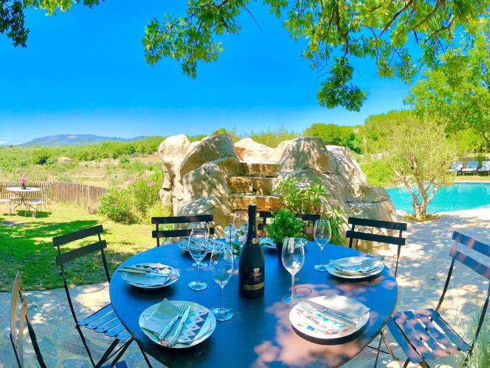 Location de vacances pour 6 personnes, avec terrasse ainsi que piscine et jardin à Bédarieux - 3