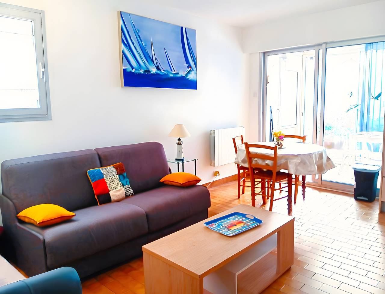 Ganze Wohnung, Schöne Ferienwohnung 'Le Vent Du Large', 80 m vom Meer, umzäunter Garten, Terrasse, Wlan, privater Parkplatz in Vaux-sur-Mer, Côte de Beauté