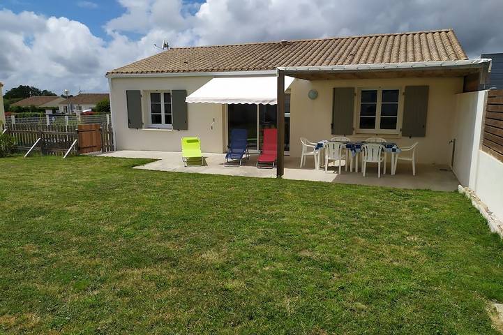Location de vacances pour 5 personnes, avec Terrasse et Jardin à Landevieille