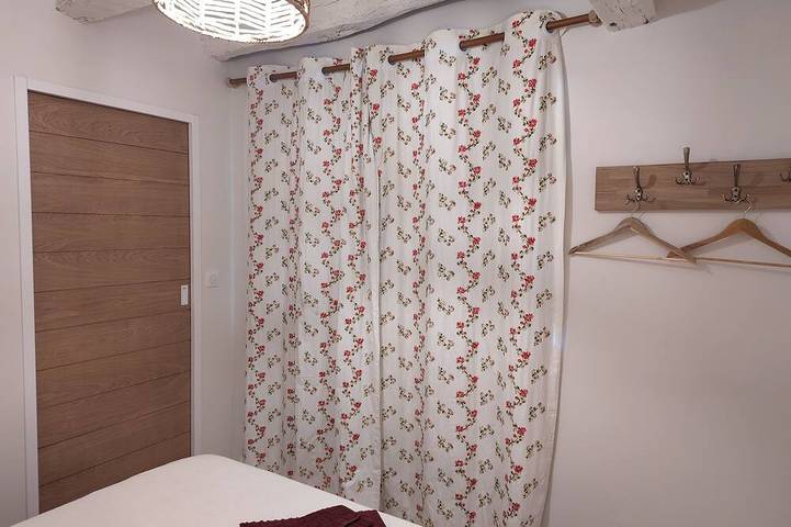 Location de vacances pour 6 personnes, avec jacuzzi, animaux acceptés à Bilhac - 4