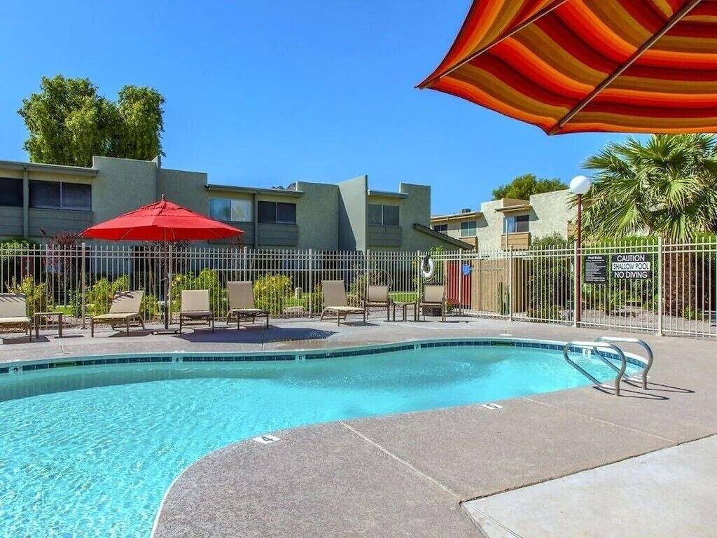 Ganze Wohnung, Ground Level Beautiful Remodeled Condo in Resort Setting In Downtown Scottsdale. in Camelback Mountain, Scottsdale