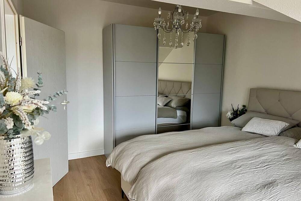 Ganze Wohnung, Living in Ohligs Dachgeschoss 4Pers in Solingen, Bergisches Land
