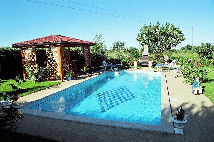 Ferienhaus für 8 Personen, mit Terrasse und Garten