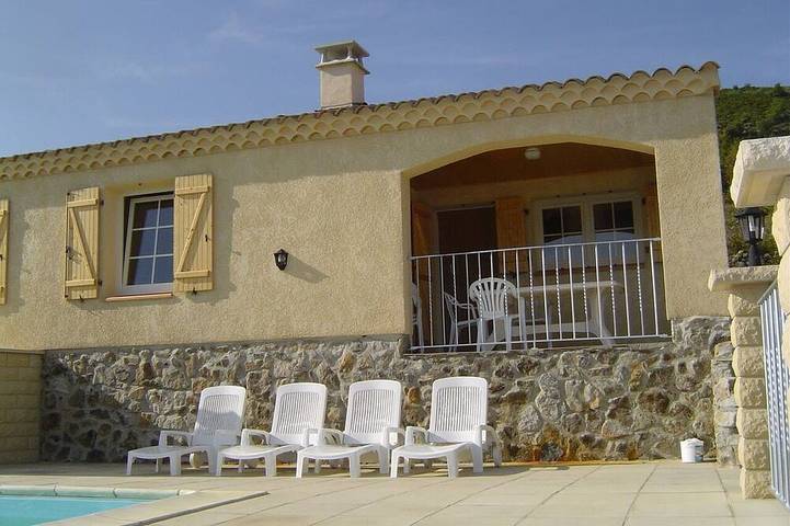Vakantiehuis voor 6 personen, with terras and zwembad as well as whirlpool - 1