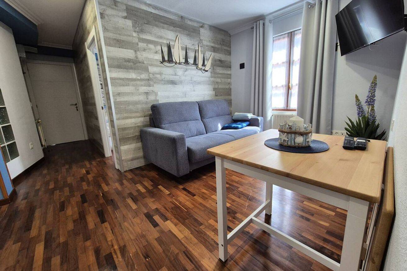 Ganze Wohnung, 1A152 El Veleru Popa Apartments in Distrito Centro (Gijón), Gijón