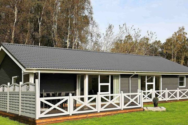 Ferienhaus für 8 Personen, mit Whirlpool und Terrasse sowie Garten und Sauna in Marielyst