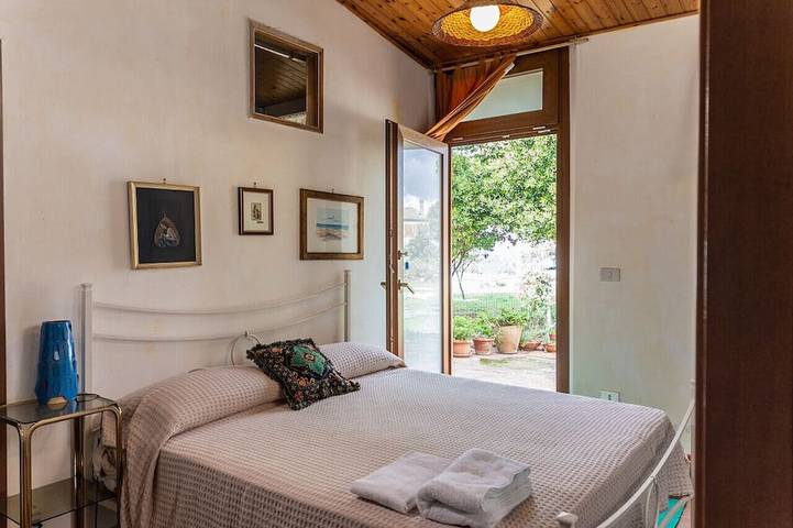 Ferienwohnung für 3 Personen, mit Pool und Whirlpool sowie Garten, mit Haustier