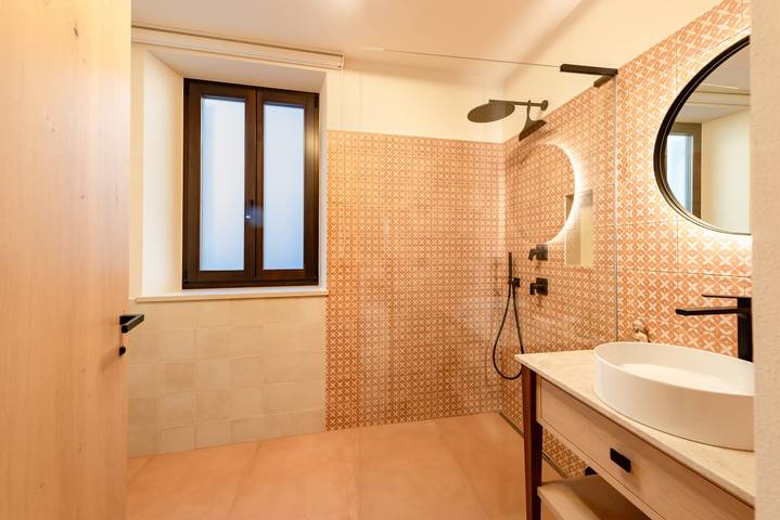 Holiday apartment for 4 people, with garden and balcony as well as lake view - 1