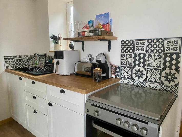 Gîte pour 3 personnes, avec vue et jardin, animaux acceptés à Vollore-Ville - 4