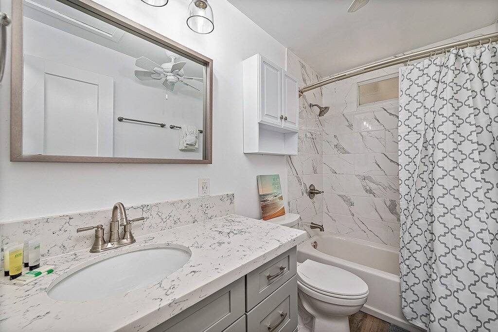 Renovated Steps to the Beach Cottage in Ewa Beach Serene Home C in Ewa Beach, Ewa