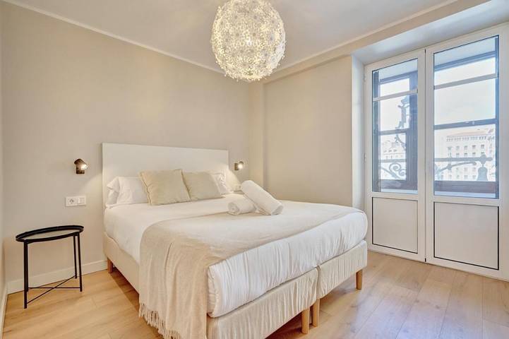 Apartamento para 6 personas, con Balcón y Terraza además de Piscina y Vistas en Pamplona