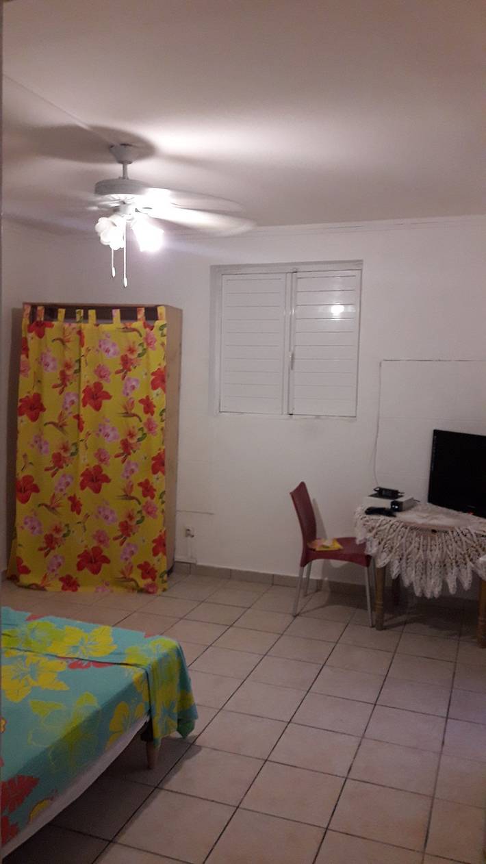 Gîte pour 8 personnes, avec terrasse à Les Abymes - 4