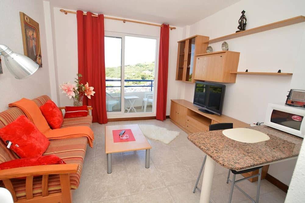 Entire apartment, Apartamento con vistas a la playa y tenis - la Are in Arnuero, Cantabrian Coast