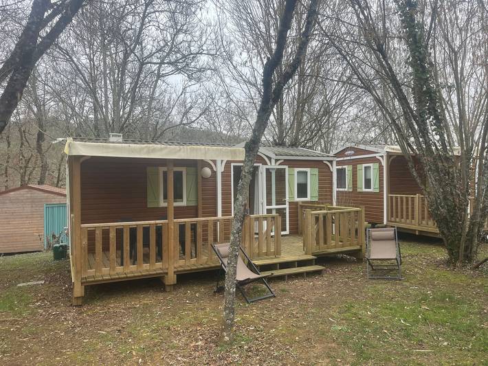 Mobil home pour 4 personnes à Saint-Martial-de-Nabirat
