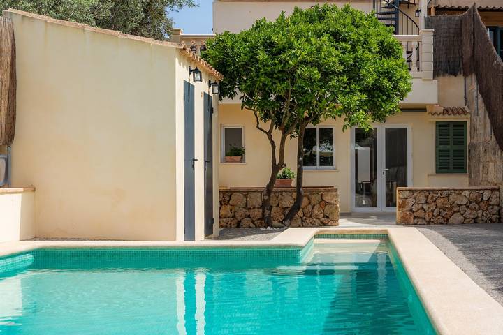 Modernes Ferienhaus "Casa Madrina " mit Wlan, Pool, Balkon, Garten & Terrasse; Parkplatz vorhanden in Ariany, Mallorca Inselmitte
