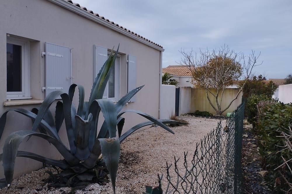 Apartamento entero, Pleasant studio with private courtyard in L'Houmeau, Región de La Rochelle