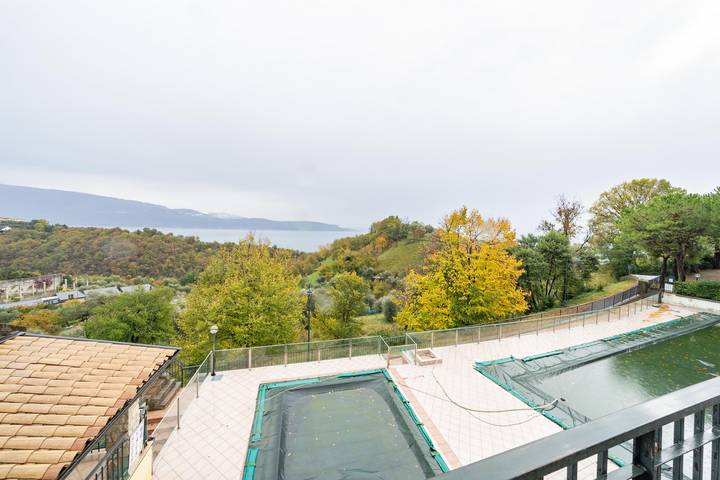 Ferienwohnung für 2 Personen, mit Terrasse und Garten sowie Seeblick in Gardone Riviera - 2