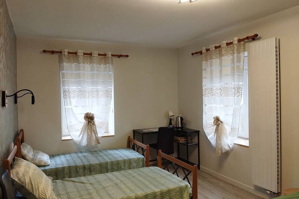Chambre familiale canopée La Canissa Carrada in Chaspuzac, Haute-Loire