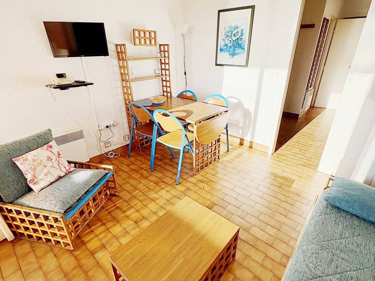 Entire studio, Studio for 4 sea view with Wi-Fi and terrace in Roquebrune-Cap-Martin, Mediterranean Coast (France)